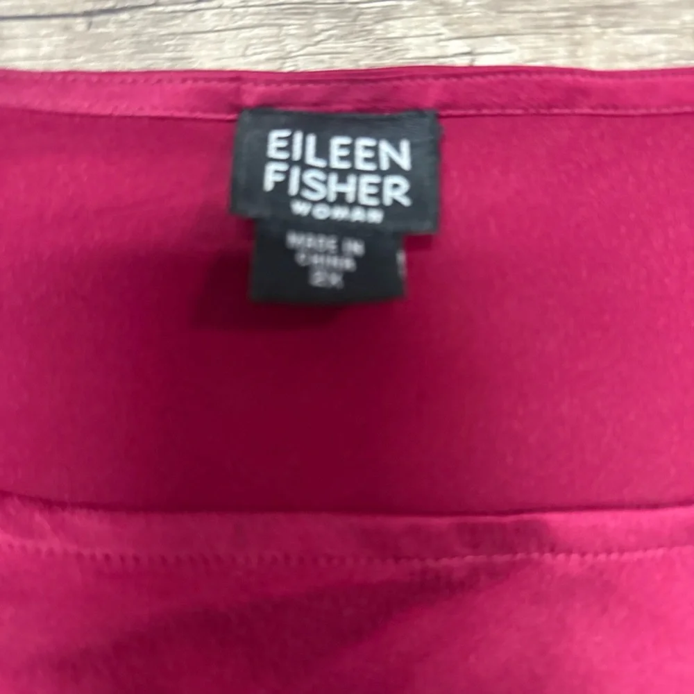 EILEEN FISHER • 100% silk sleeveless Blouse - Picture 5 of 6